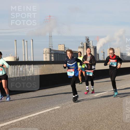 03.10.2025 - Köhlbrandbrückenlauf Lena Gebhardt http://msf.ph/oto/9137821 03.10.2025 09:55:41 Position 2 1267, 3075 meine-sportfotos.de