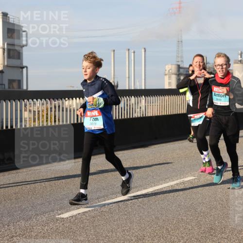 03.10.2025 - Köhlbrandbrückenlauf Lena Gebhardt http://msf.ph/oto/9137844 03.10.2025 09:55:42 Position 2 3075, 3648 meine-sportfotos.de