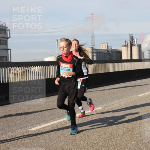 03.10.2025 - Köhlbrandbrückenlauf Lena Gebhardt http://msf.ph/oto/9137853 03.10.2025 09:55:43 Position 2  meine-sportfotos.de