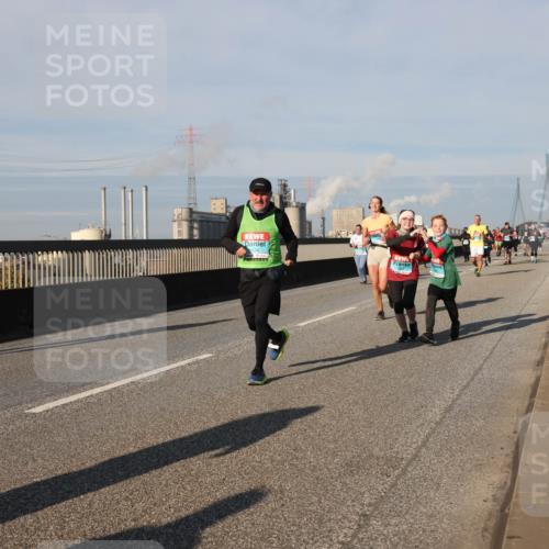 03.10.2025 - Köhlbrandbrückenlauf Lena Gebhardt http://msf.ph/oto/9137874 03.10.2025 09:55:45 Position 2  meine-sportfotos.de