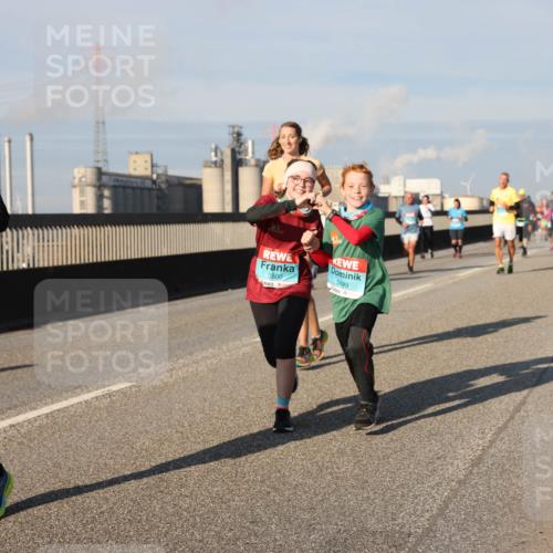 03.10.2025 - Köhlbrandbrückenlauf Lena Gebhardt http://msf.ph/oto/9137890 03.10.2025 09:55:46 Position 2 1674, 3500, 3499 meine-sportfotos.de