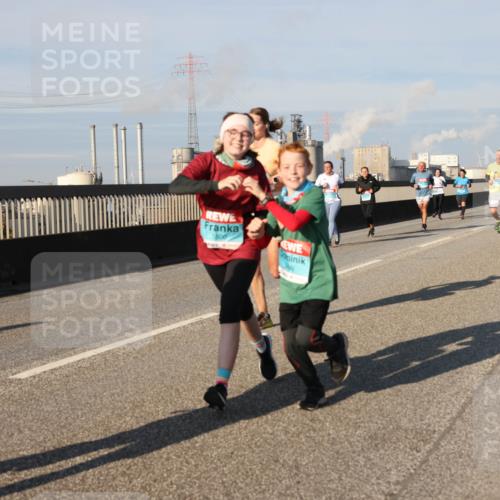 03.10.2025 - Köhlbrandbrückenlauf Lena Gebhardt http://msf.ph/oto/9137920 03.10.2025 09:55:46 Position 2  meine-sportfotos.de