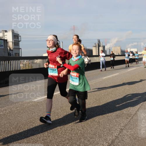 03.10.2025 - Köhlbrandbrückenlauf Lena Gebhardt http://msf.ph/oto/9137944 03.10.2025 09:55:46 Position 2 2, 3500, 99 meine-sportfotos.de
