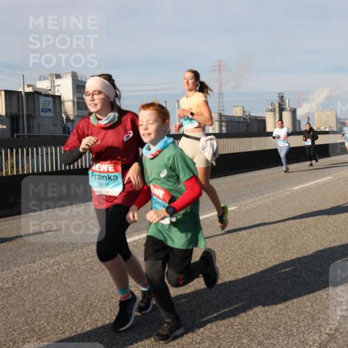 03.10.2025 - Köhlbrandbrückenlauf Lena Gebhardt http://msf.ph/oto/9137961 03.10.2025 09:55:47 Position 2 3500 meine-sportfotos.de
