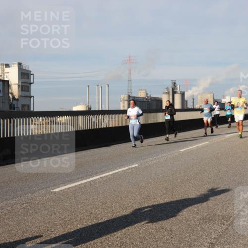 03.10.2025 - Köhlbrandbrückenlauf Lena Gebhardt http://msf.ph/oto/9137986 03.10.2025 09:55:48 Position 2  meine-sportfotos.de