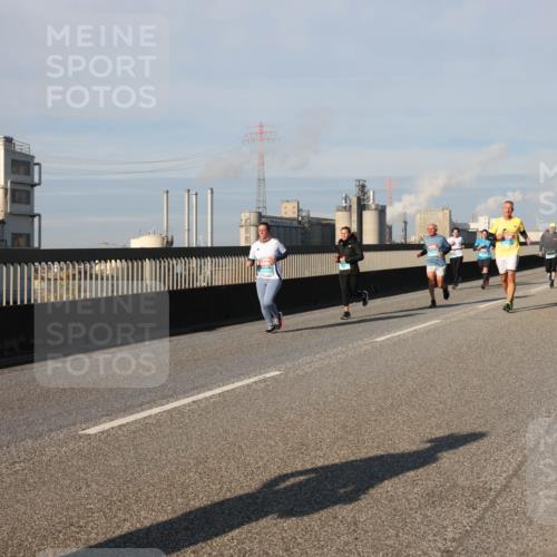 03.10.2025 - Köhlbrandbrückenlauf Lena Gebhardt http://msf.ph/oto/9137990 03.10.2025 09:55:48 Position 2  meine-sportfotos.de