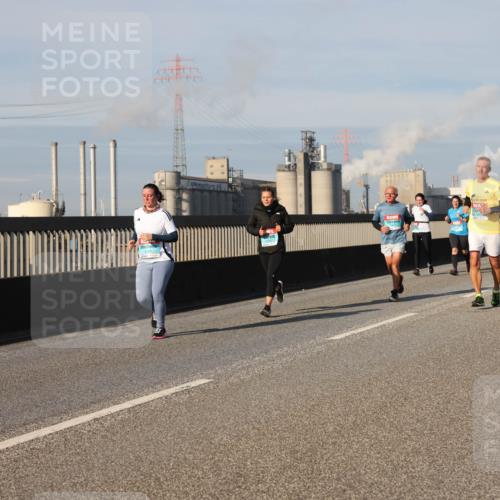 03.10.2025 - Köhlbrandbrückenlauf Lena Gebhardt http://msf.ph/oto/9137992 03.10.2025 09:55:48 Position 2  meine-sportfotos.de