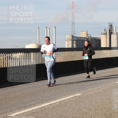 03.10.2025 - Köhlbrandbrückenlauf Lena Gebhardt http://msf.ph/oto/9137998 03.10.2025 09:55:49 Position 2 2749 meine-sportfotos.de