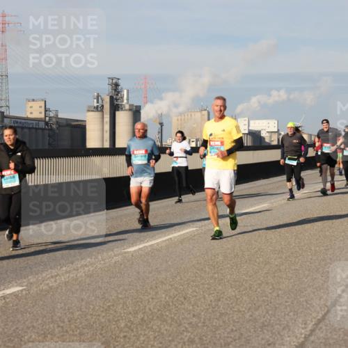 03.10.2025 - Köhlbrandbrückenlauf Lena Gebhardt http://msf.ph/oto/9138008 03.10.2025 09:55:49 Position 2 1 meine-sportfotos.de