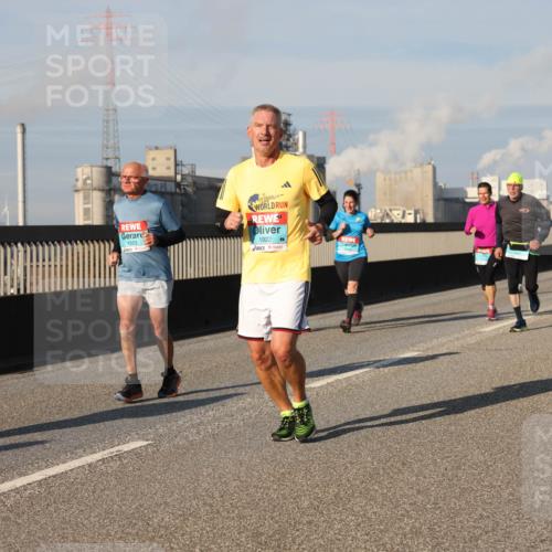 03.10.2025 - Köhlbrandbrückenlauf Lena Gebhardt http://msf.ph/oto/9138039 03.10.2025 09:55:51 Position 2 1523, 1922 meine-sportfotos.de