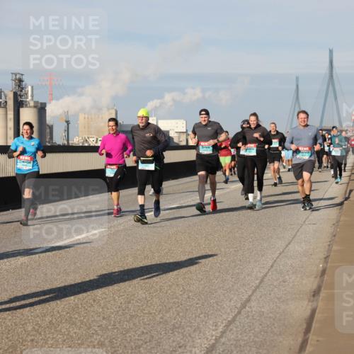 03.10.2025 - Köhlbrandbrückenlauf Lena Gebhardt http://msf.ph/oto/9138050 03.10.2025 09:55:51 Position 2  meine-sportfotos.de