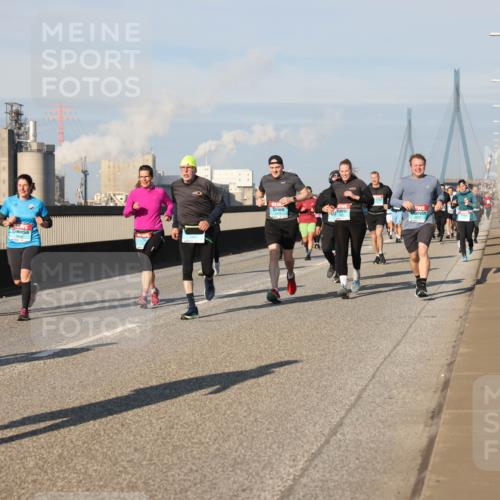 03.10.2025 - Köhlbrandbrückenlauf Lena Gebhardt http://msf.ph/oto/9138051 03.10.2025 09:55:51 Position 2  meine-sportfotos.de