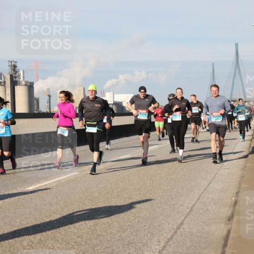 03.10.2025 - Köhlbrandbrückenlauf Lena Gebhardt http://msf.ph/oto/9138056 03.10.2025 09:55:52 Position 2  meine-sportfotos.de