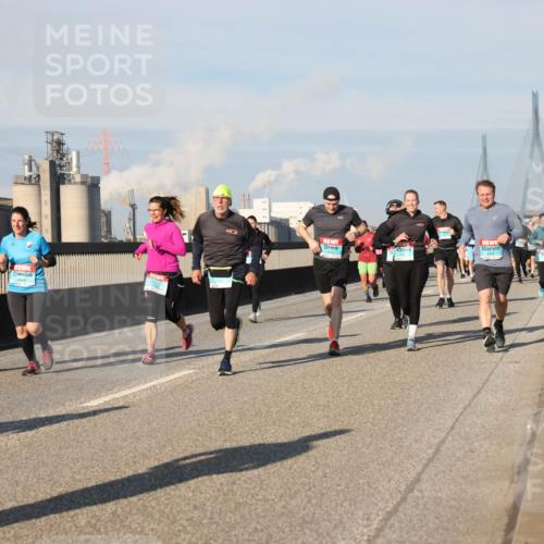 03.10.2025 - Köhlbrandbrückenlauf Lena Gebhardt http://msf.ph/oto/9138059 03.10.2025 09:55:52 Position 2  meine-sportfotos.de