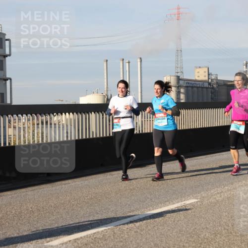 03.10.2025 - Köhlbrandbrückenlauf Lena Gebhardt http://msf.ph/oto/9138083 03.10.2025 09:55:53 Position 2  meine-sportfotos.de