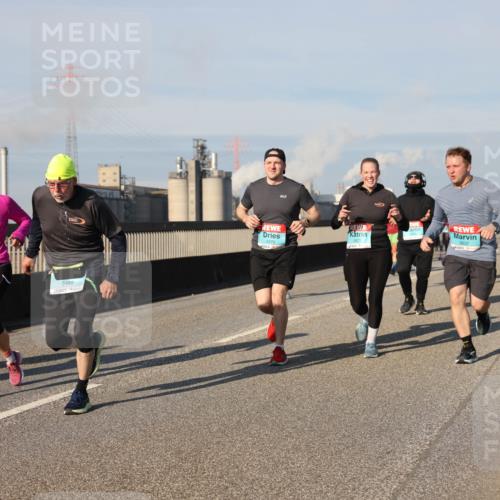 03.10.2025 - Köhlbrandbrückenlauf Lena Gebhardt http://msf.ph/oto/9138099 03.10.2025 09:55:54 Position 2 3469, 3471, 3470 meine-sportfotos.de