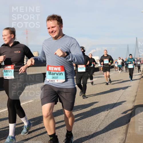 03.10.2025 - Köhlbrandbrückenlauf Lena Gebhardt http://msf.ph/oto/9138150 03.10.2025 09:55:56 Position 2 3471, 3037 meine-sportfotos.de