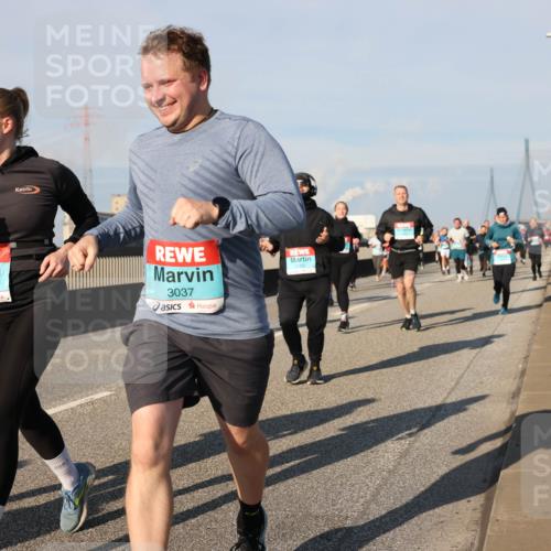 03.10.2025 - Köhlbrandbrückenlauf Lena Gebhardt http://msf.ph/oto/9138153 03.10.2025 09:55:56 Position 2 3471, 3037 meine-sportfotos.de