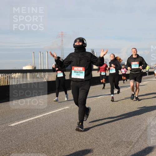 03.10.2025 - Köhlbrandbrückenlauf Lena Gebhardt http://msf.ph/oto/9138176 03.10.2025 09:55:57 Position 2 334, 2093 meine-sportfotos.de
