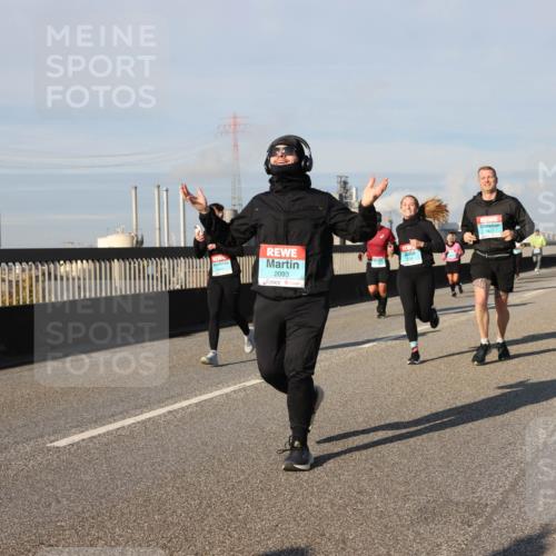 03.10.2025 - Köhlbrandbrückenlauf Lena Gebhardt http://msf.ph/oto/9138181 03.10.2025 09:55:57 Position 2 2093 meine-sportfotos.de