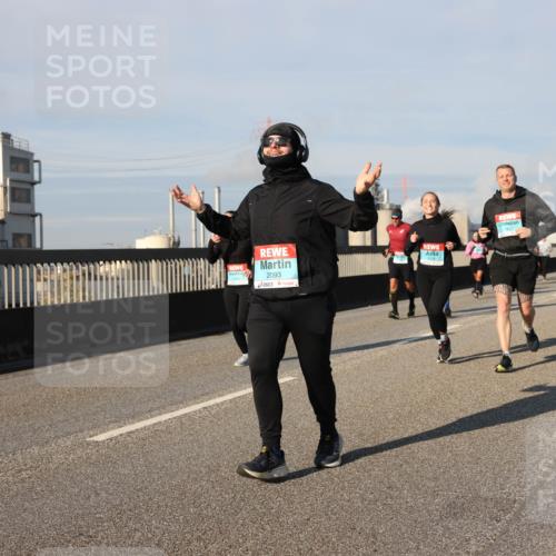 03.10.2025 - Köhlbrandbrückenlauf Lena Gebhardt http://msf.ph/oto/9138196 03.10.2025 09:55:57 Position 2 2093, 1473 meine-sportfotos.de