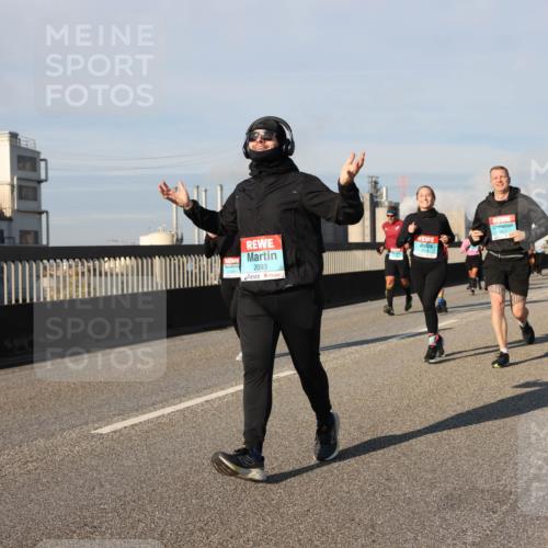 03.10.2025 - Köhlbrandbrückenlauf Lena Gebhardt http://msf.ph/oto/9138201 03.10.2025 09:55:57 Position 2 2093 meine-sportfotos.de