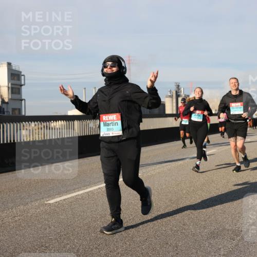 03.10.2025 - Köhlbrandbrückenlauf Lena Gebhardt http://msf.ph/oto/9138206 03.10.2025 09:55:57 Position 2 2093, 3473 meine-sportfotos.de