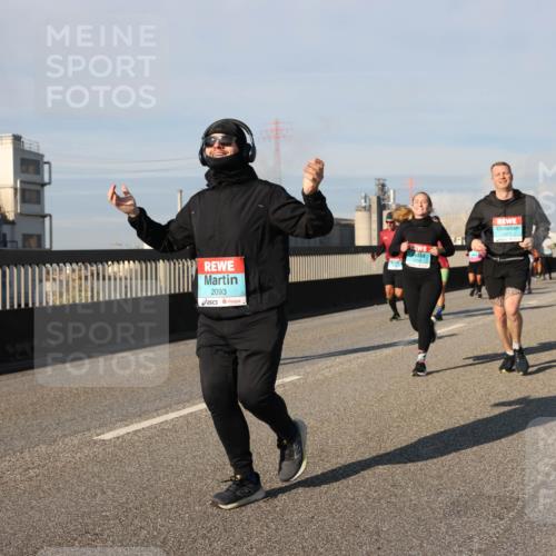 03.10.2025 - Köhlbrandbrückenlauf Lena Gebhardt http://msf.ph/oto/9138209 03.10.2025 09:55:58 Position 2 2093, 3134, 3473 meine-sportfotos.de