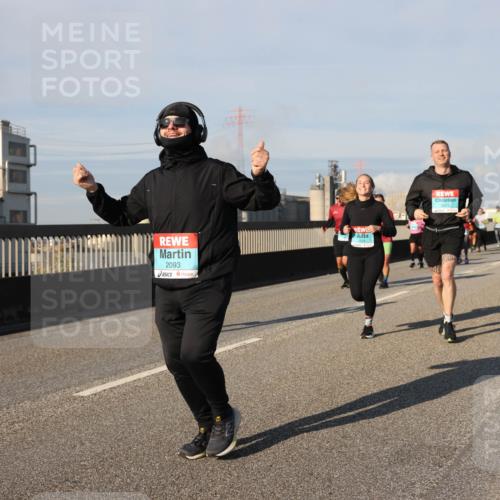 03.10.2025 - Köhlbrandbrückenlauf Lena Gebhardt http://msf.ph/oto/9138212 03.10.2025 09:55:58 Position 2 2093, 3134, 3473 meine-sportfotos.de