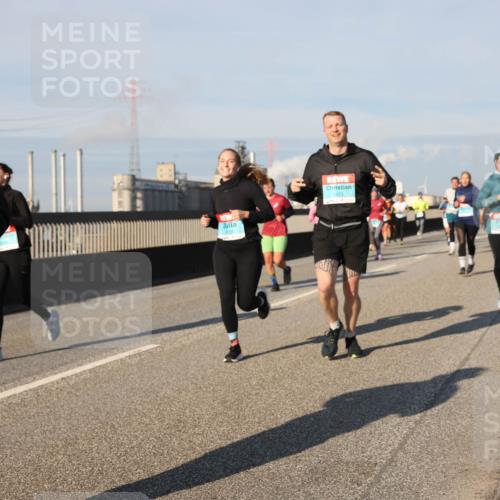 03.10.2025 - Köhlbrandbrückenlauf Lena Gebhardt http://msf.ph/oto/9138219 03.10.2025 09:55:58 Position 2 2093, 473 meine-sportfotos.de