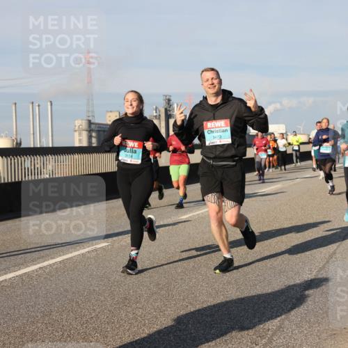 03.10.2025 - Köhlbrandbrückenlauf Lena Gebhardt http://msf.ph/oto/9138223 03.10.2025 09:55:58 Position 2 3473, 3134, 1204 meine-sportfotos.de