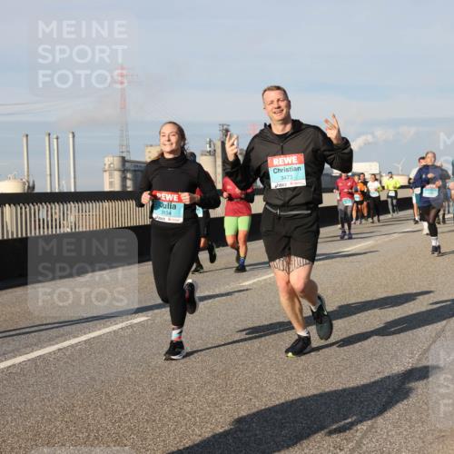 03.10.2025 - Köhlbrandbrückenlauf Lena Gebhardt http://msf.ph/oto/9138226 03.10.2025 09:55:58 Position 2 1204, 3134, 3473 meine-sportfotos.de