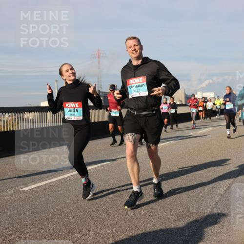 03.10.2025 - Köhlbrandbrückenlauf Lena Gebhardt http://msf.ph/oto/9138242 03.10.2025 09:55:59 Position 2 3134, 1204, 3473 meine-sportfotos.de