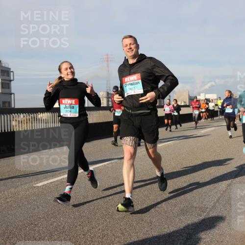 03.10.2025 - Köhlbrandbrückenlauf Lena Gebhardt http://msf.ph/oto/9138249 03.10.2025 09:55:59 Position 2 1204, 2, 3134, 3473 meine-sportfotos.de