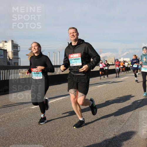03.10.2025 - Köhlbrandbrückenlauf Lena Gebhardt http://msf.ph/oto/9138257 03.10.2025 09:55:59 Position 2 3134, 3473 meine-sportfotos.de