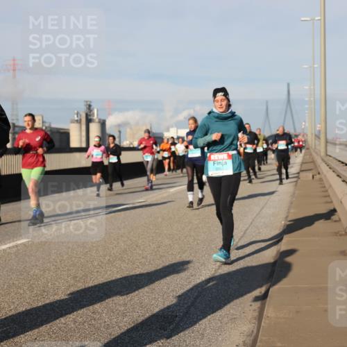 03.10.2025 - Köhlbrandbrückenlauf Lena Gebhardt http://msf.ph/oto/9138271 03.10.2025 09:55:59 Position 2  meine-sportfotos.de