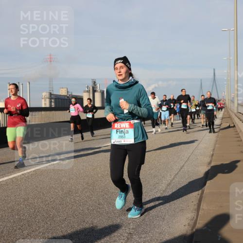 03.10.2025 - Köhlbrandbrückenlauf Lena Gebhardt http://msf.ph/oto/9138293 03.10.2025 09:56:00 Position 2 2953 meine-sportfotos.de