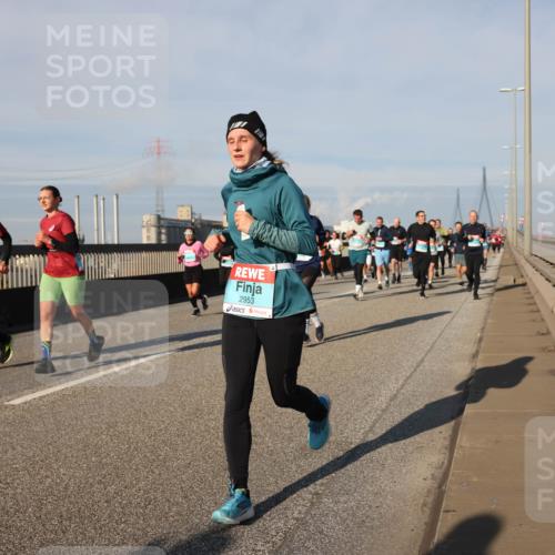 03.10.2025 - Köhlbrandbrückenlauf Lena Gebhardt http://msf.ph/oto/9138296 03.10.2025 09:56:00 Position 2 2953 meine-sportfotos.de