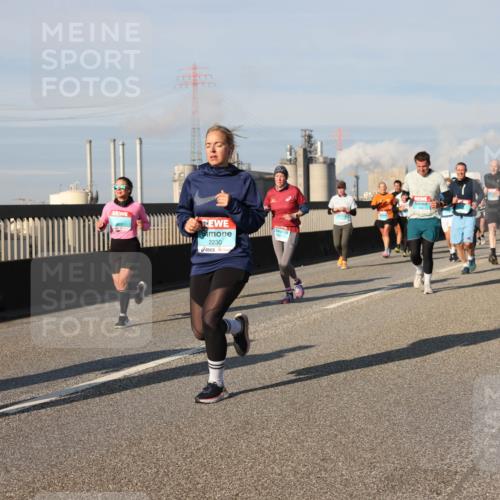 03.10.2025 - Köhlbrandbrückenlauf Lena Gebhardt http://msf.ph/oto/9138320 03.10.2025 09:56:01 Position 2 2230 meine-sportfotos.de