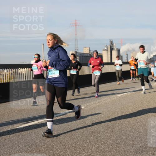 03.10.2025 - Köhlbrandbrückenlauf Lena Gebhardt http://msf.ph/oto/9138324 03.10.2025 09:56:02 Position 2 2230 meine-sportfotos.de