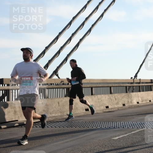 03.10.2025 - Köhlbrandbrückenlauf Yannick Fuchs http://msf.ph/oto/9139166 03.10.2025 08:23:37 Position 2 1271, 1639 meine-sportfotos.de