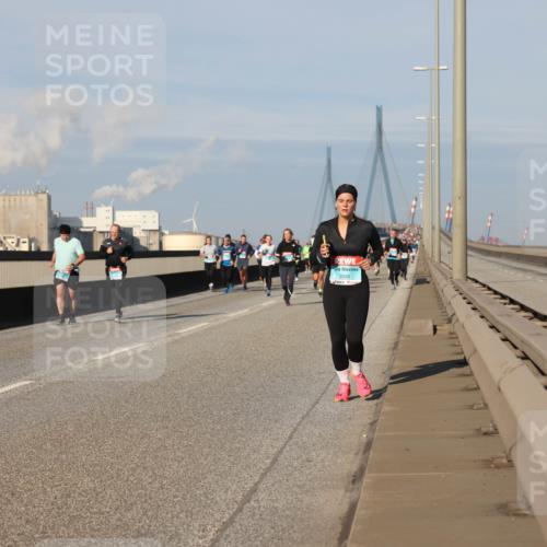 03.10.2025 - Köhlbrandbrückenlauf Lena Gebhardt http://msf.ph/oto/9139329 03.10.2025 09:57:01 Position 2 2046 meine-sportfotos.de