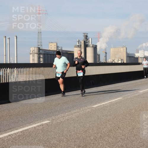 03.10.2025 - Köhlbrandbrückenlauf Lena Gebhardt http://msf.ph/oto/9139377 03.10.2025 09:57:05 Position 2  meine-sportfotos.de