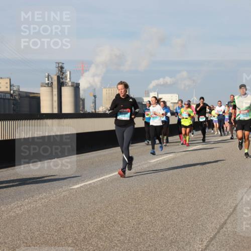 03.10.2025 - Köhlbrandbrückenlauf Lena Gebhardt http://msf.ph/oto/9139400 03.10.2025 09:57:07 Position 2 2758 meine-sportfotos.de