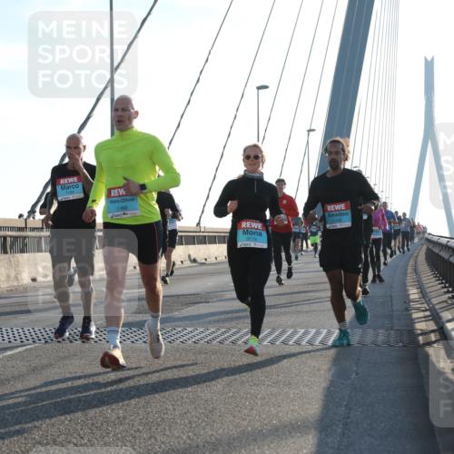 03.10.2025 - Köhlbrandbrückenlauf Yannick Fuchs http://msf.ph/oto/9139514 03.10.2025 08:24:02 Position 2 1194, 1168, 3174 meine-sportfotos.de