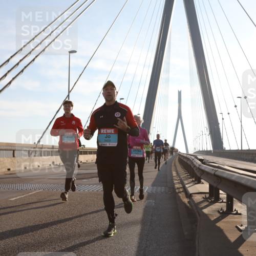 03.10.2025 - Köhlbrandbrückenlauf Yannick Fuchs http://msf.ph/oto/9139546 03.10.2025 08:24:05 Position 2 3403 meine-sportfotos.de