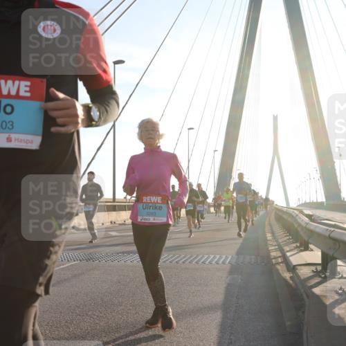 03.10.2025 - Köhlbrandbrückenlauf Yannick Fuchs http://msf.ph/oto/9139566 03.10.2025 08:24:06 Position 2 3403, 4919, 3263 meine-sportfotos.de