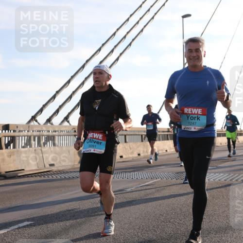 03.10.2025 - Köhlbrandbrückenlauf Yannick Fuchs http://msf.ph/oto/9139613 03.10.2025 08:24:09 Position 2 3091, 1247 meine-sportfotos.de