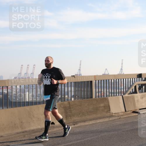 03.10.2025 - Köhlbrandbrückenlauf Yannick Fuchs http://msf.ph/oto/9139754 03.10.2025 08:24:20 Position 2  meine-sportfotos.de