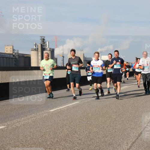 03.10.2025 - Köhlbrandbrückenlauf Lena Gebhardt http://msf.ph/oto/9139852 03.10.2025 09:57:39 Position 2 2025, 3049 meine-sportfotos.de